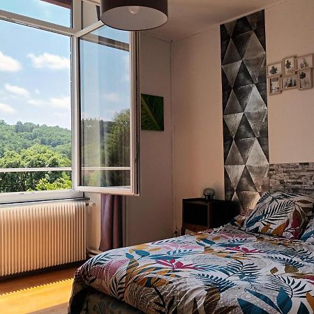 Appartement Chaleureux De 82M2 Proche De Vulcania Pontaumur エクステリア 写真