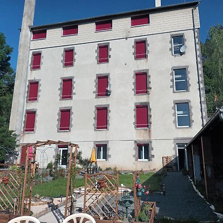Appartement Chaleureux De 82M2 Proche De Vulcania Pontaumur エクステリア 写真