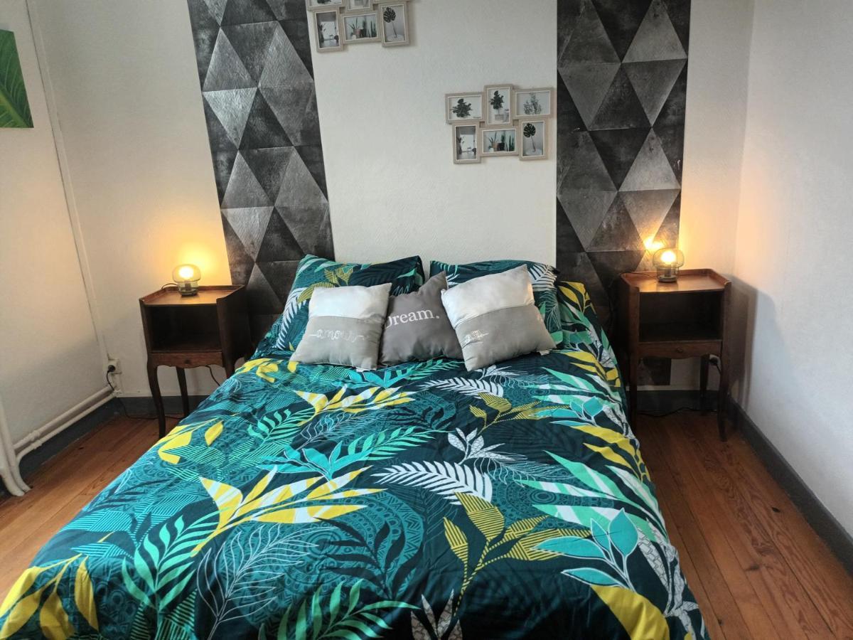 Appartement Chaleureux De 82M2 Proche De Vulcania Pontaumur エクステリア 写真